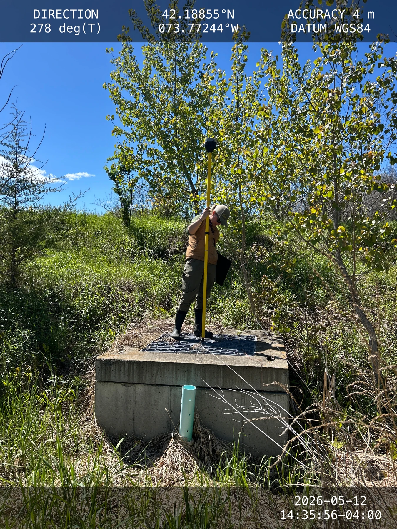 Recording a drainage structure with GNSS surveying equipment